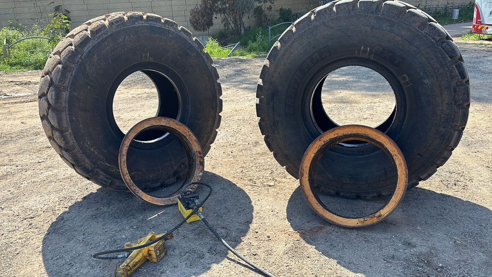 צמיגים וחישוקים בשטח, במהלך העבודה